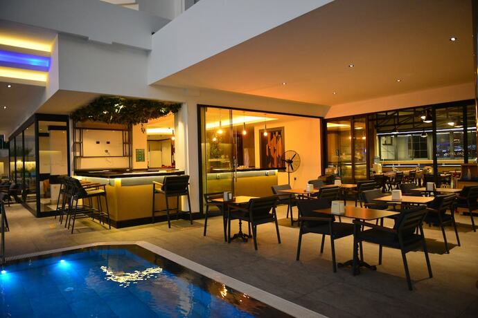 Imagen del bar/restaurante del Oasis Otel. Foto 15