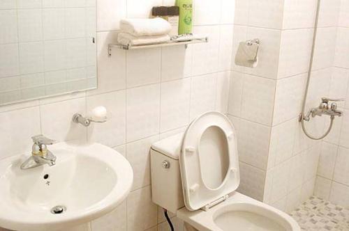 Imagen de la habitación del Ocean Beach Hotel. Foto 10