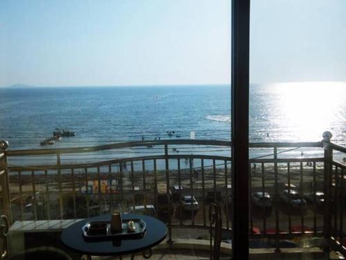 Imagen general del Ocean Beach Hotel. Foto 8