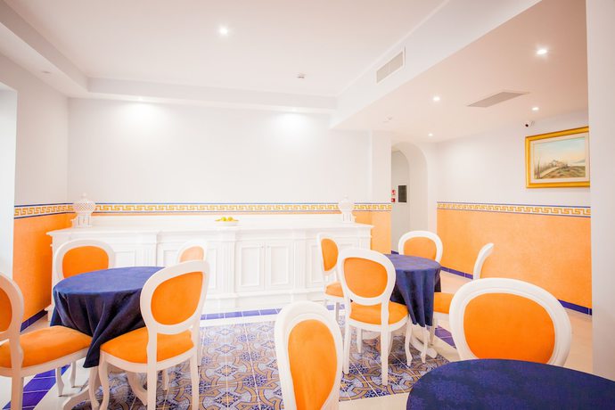 Imagen del bar/restaurante del Odysseus Hotel. Foto 2