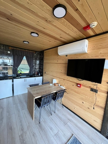 Imagen de la habitación del Of &Ccedil;amlık Bungalov. Foto 8