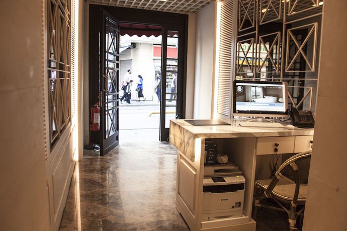 Imagen de los interiores del Old Port Hotel. Foto 19