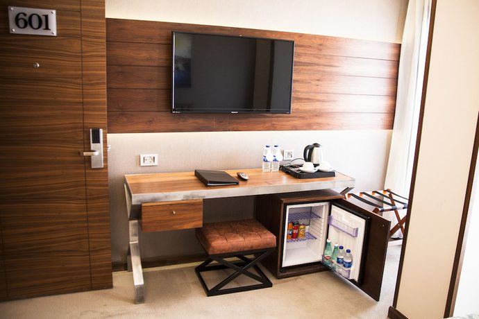 Imagen de la habitación del Old Port Hotel. Foto 8