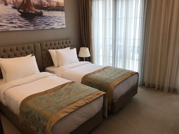 Imagen de la habitación del Old Port Hotel. Foto 11