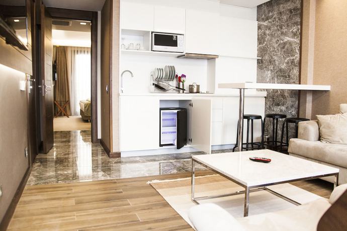 Imagen de la habitación del Old Port Hotel. Foto 18