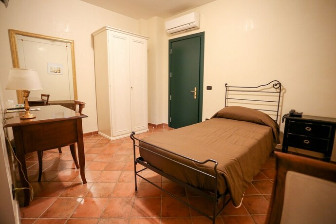 Imagen de la habitación del Olimpus. Foto 13