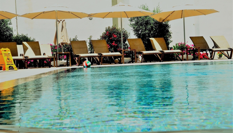 Imagen de los exteriores del Olivias Group Hotel. Foto 12