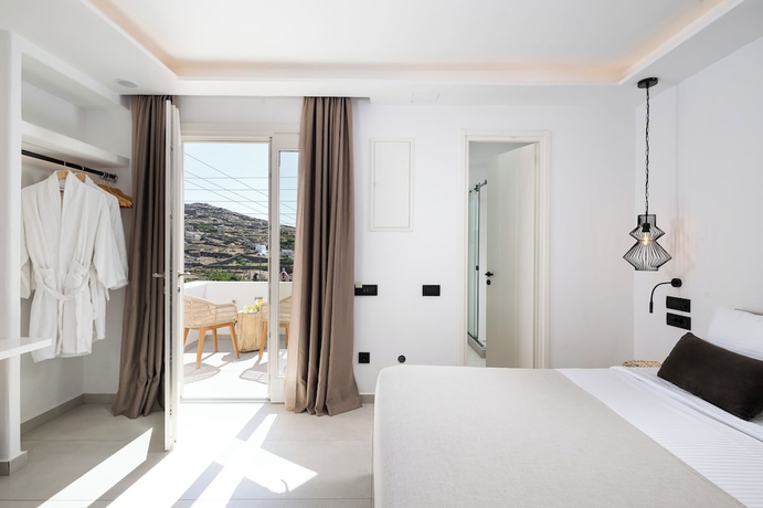 Imagen de la habitación del Oliving Mykonos Luxury Suites. Foto 10