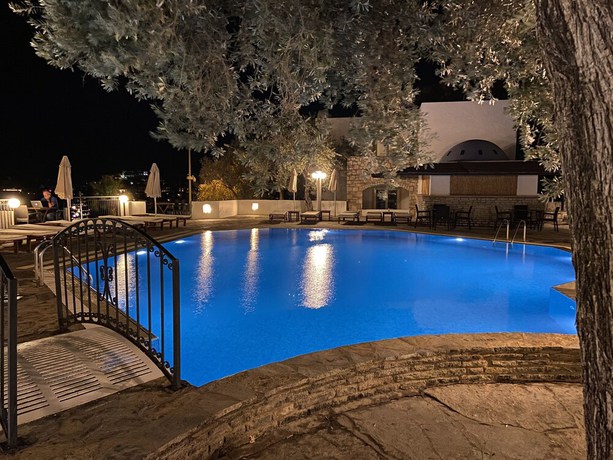 Imagen de la piscina del Omar Hotel and Suites. Foto 19