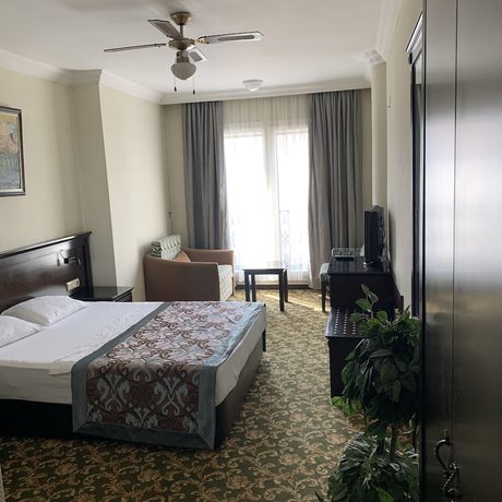 Imagen de la habitación del Omur Hotel. Foto 8