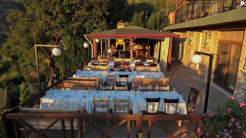 Imagen del bar/restaurante del Onur Motel Faralya. Foto 5