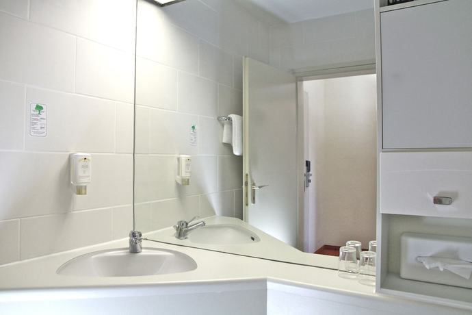 Imagen de la habitación del Opal Hotel. Foto 7