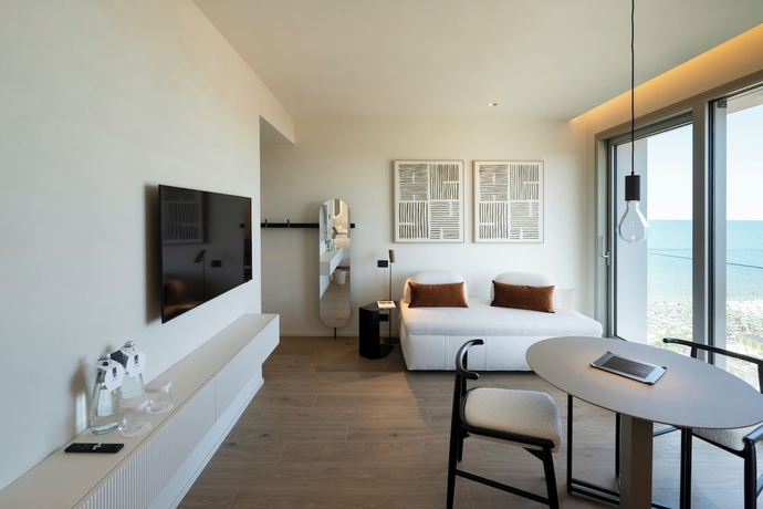 Imagen de la habitación del Opera Suite hotel Pesaro. Foto 6