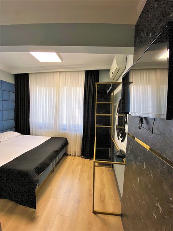 Imagen de la habitación del Orange Airport Hotel. Foto 13
