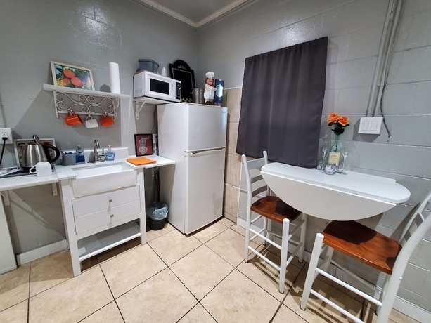 Imagen de la habitación del Orange Motel. Foto 2