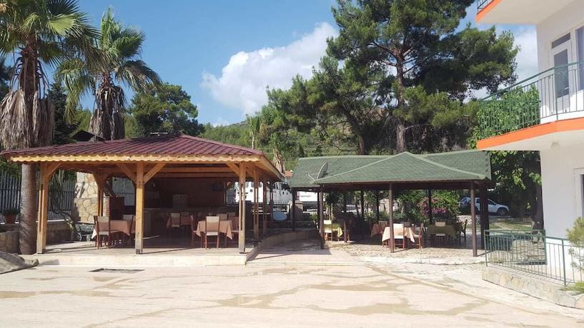 Imagen del bar/restaurante del Oranj Ranch Hotel. Foto 4