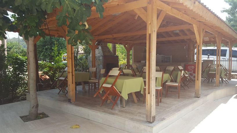 Imagen del bar/restaurante del Oranj Ranch Hotel. Foto 5