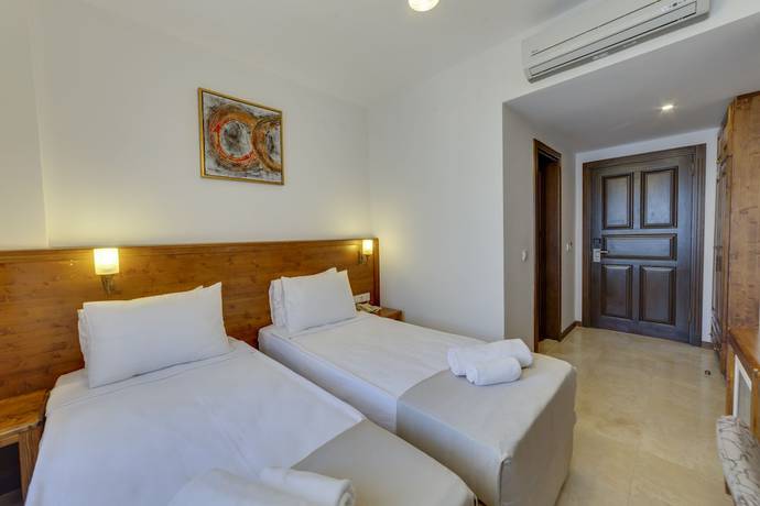 Imagen de la habitación del Orcey Hotel. Foto 16