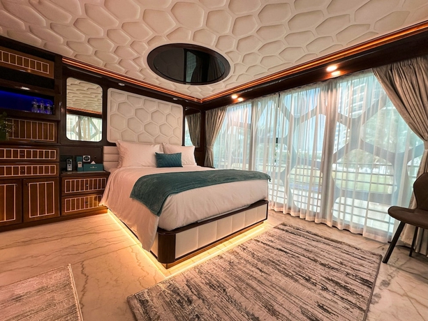 Imagen de la habitación del Orchid Overnight Superyacht. Foto 4