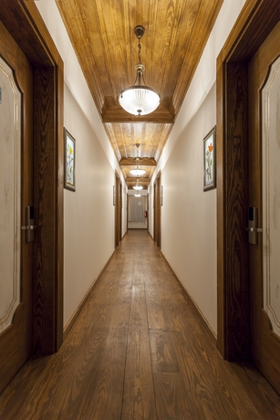 Imagen de los interiores del Orchis Hotel. Foto 18