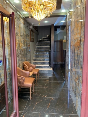 Imagen de los interiores del Oren Hotel. Foto 15