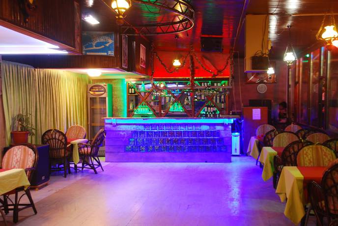 Imagen de los interiores del Orient Apart Hotel. Foto 15