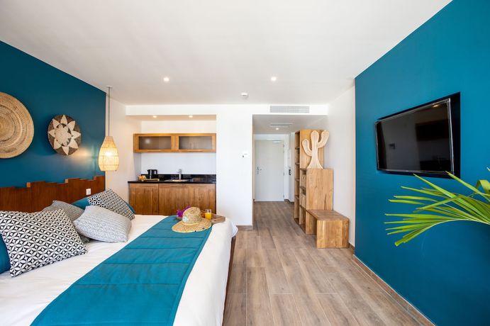Imagen de la habitación del Orient Beach Hotel. Foto 14
