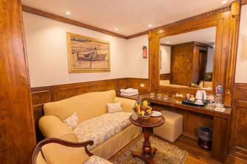 Imagen general del Orient Grand Rose Nile Cruise - Every Saturday from Luxor for 07 & 04 Nights - Every Wednesday From. Foto 9