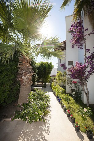 Imagen de los exteriores del Orion Hotel Bitez. Foto 19