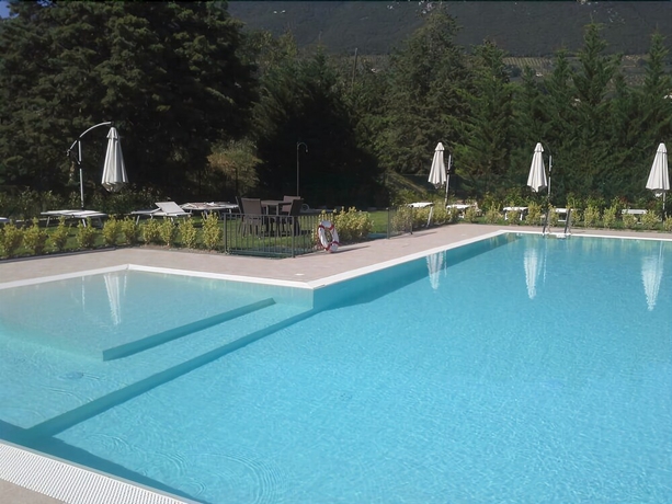 Imagen de la piscina del Ostello Victor Center. Foto 19