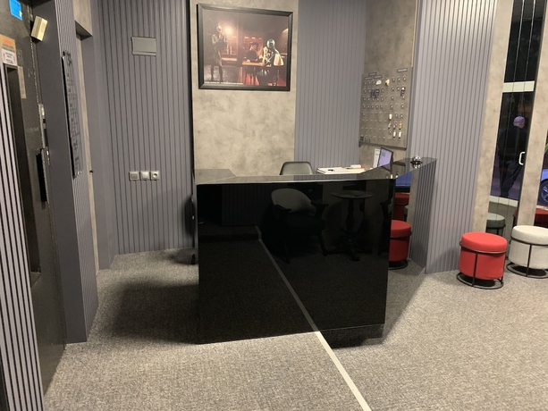 Imagen de los interiores del Otel 374. Foto 18