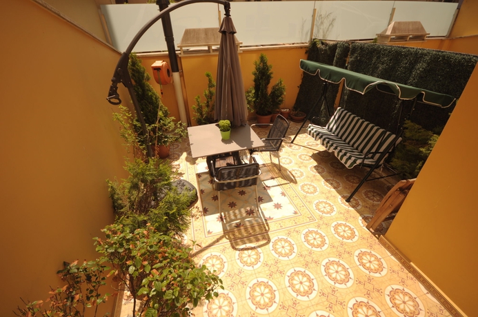 Imagen de los exteriores del Ottopera Hotel. Foto 15