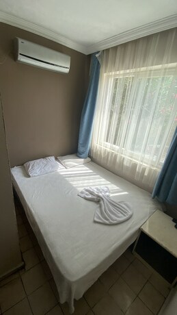 Imagen de la habitación del &Ouml;zcan Otel. Foto 17