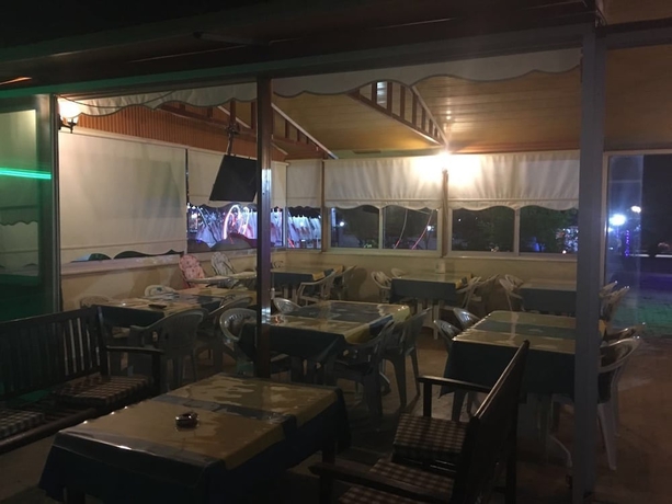 Imagen del bar/restaurante del Our Place Hotel. Foto 4