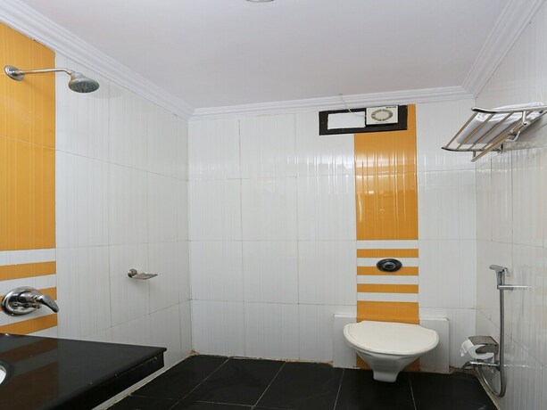 Imagen de la habitación del Oyo 11307 Hotel Satya Villas. Foto 17