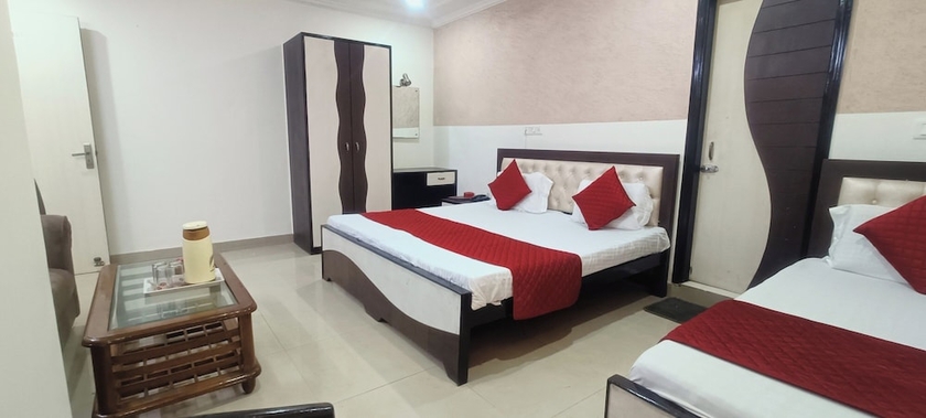 Imagen de la habitación del Oyo 12253 Jigyasa Palace. Foto 3