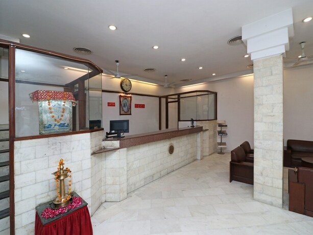 Imagen de los interiores del Oyo 14837 Hotel Uberoi Anand. Foto 18