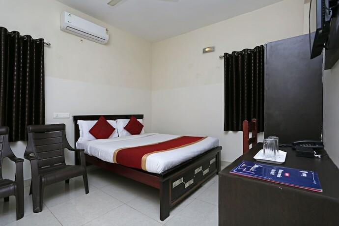 Imagen de la habitación del Oyo 6749 The Royal Nest. Foto 8