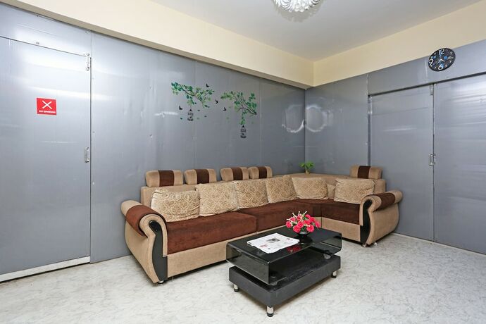 Imagen de los interiores del Oyo 6749 The Royal Nest. Foto 13