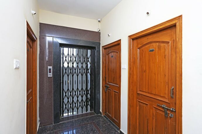 Imagen de los interiores del Oyo 6749 The Royal Nest. Foto 14