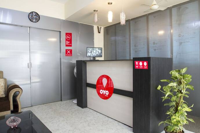 Imagen de los interiores del Oyo 6749 The Royal Nest. Foto 15