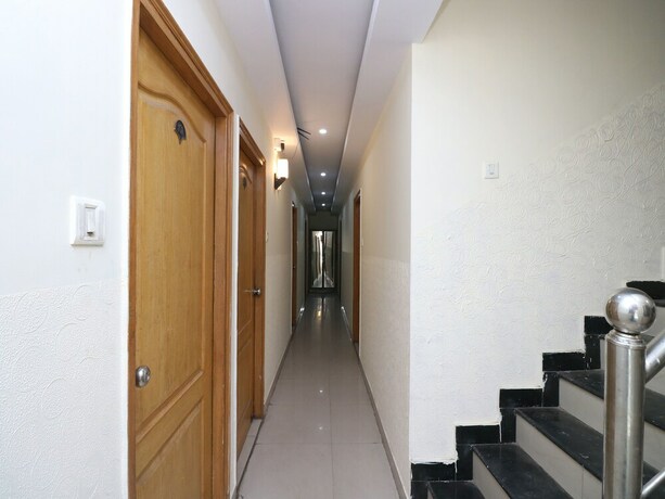 Imagen de los interiores del Oyo 9847 Hotel Blue Empire. Foto 24