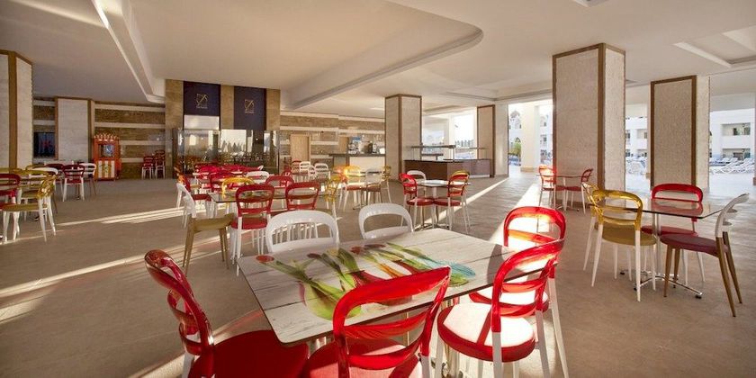 Imagen del bar/restaurante del Oz Hotels Side Premium. Foto 3