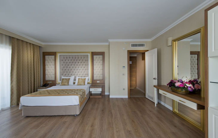 Imagen del bar/restaurante del Oz Hotels Side Premium. Foto 5