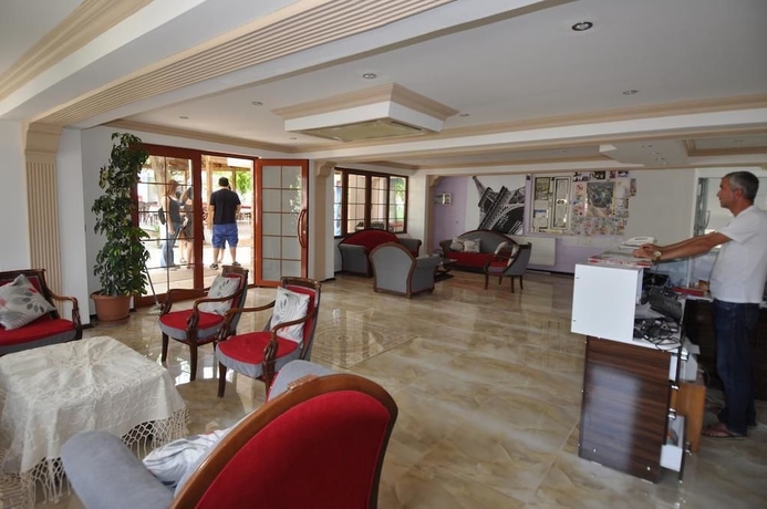 Imagen de los interiores del Ozbay Hotel. Foto 15
