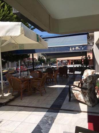 Imagen del bar/restaurante del Ozcam Hotel. Foto 3