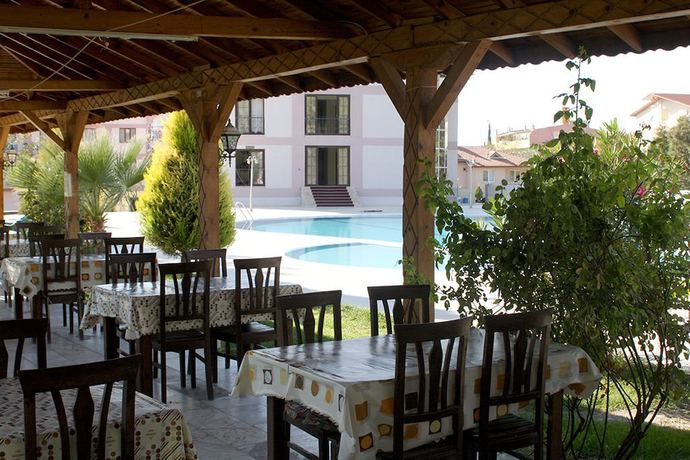 Imagen del bar/restaurante del Ozdemir Thermal Hotel. Foto 3