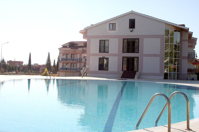 Imagen de la piscina del Ozdemir Thermal Hotel. Foto 18