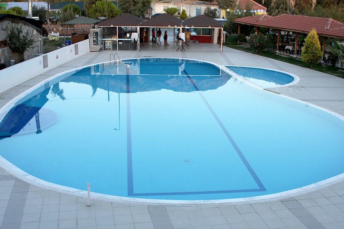 Imagen de la piscina del Ozdemir Thermal Hotel. Foto 19