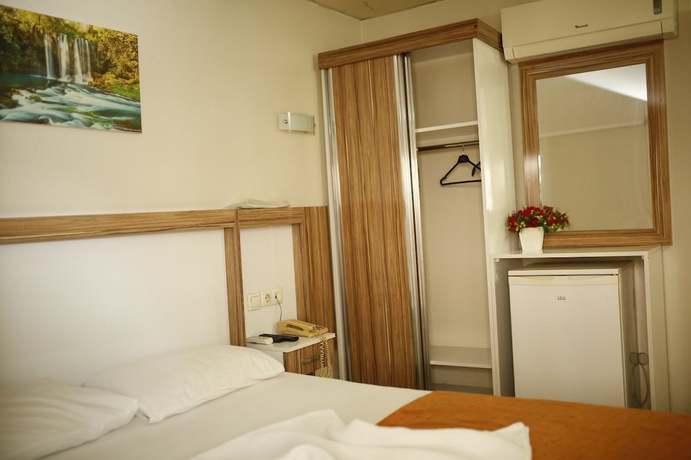 Imagen de la habitación del Ozhan Hotel, Antalya. Foto 10